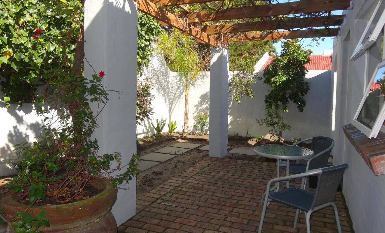 Be My Guest Lodge Bloubergstrand Exterior photo
