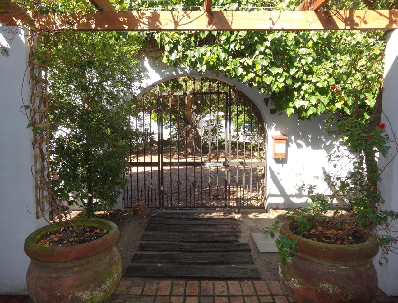 Be My Guest Lodge Bloubergstrand Exterior photo